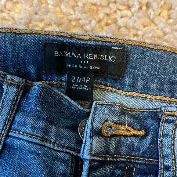Banana Republic Distressed Skinny Jeans - Picture 2 of 4